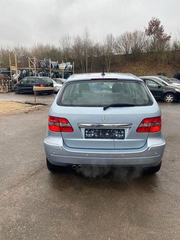 Gebraucht Mercedes E200 193 PS (141 kW) 2005 Limousine