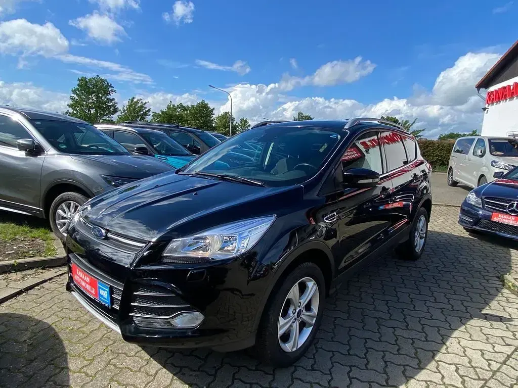 Używany Ford Kuga SYNC Edition 150 KM (110 kW) 2016 Czarny SUV