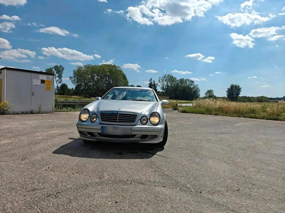 Gebraucht Mercedes CLK320 218 PS (160 kW) 2001 Silber Coupé