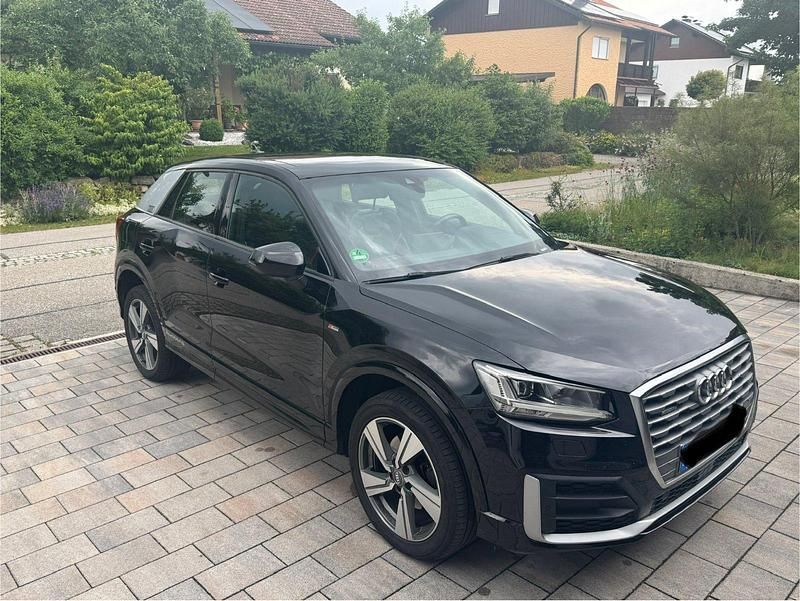 Schwarz Gebraucht 2016 Audi Q2 Ambiente SUV | 21.999 € (Fairer Preis) - Bild 1/4