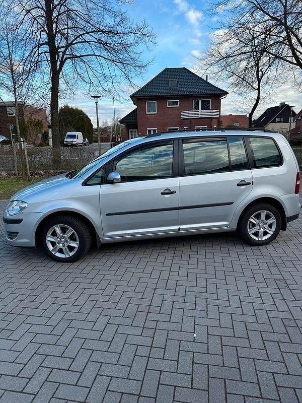 Gebraucht VW Touran 105 PS (77 kW) 2008 Silber Van / Kleinbus