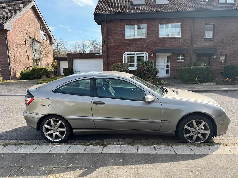 Gebraucht Mercedes CLC180 143 PS (105 kW) 2008 Beige Kleinwagen