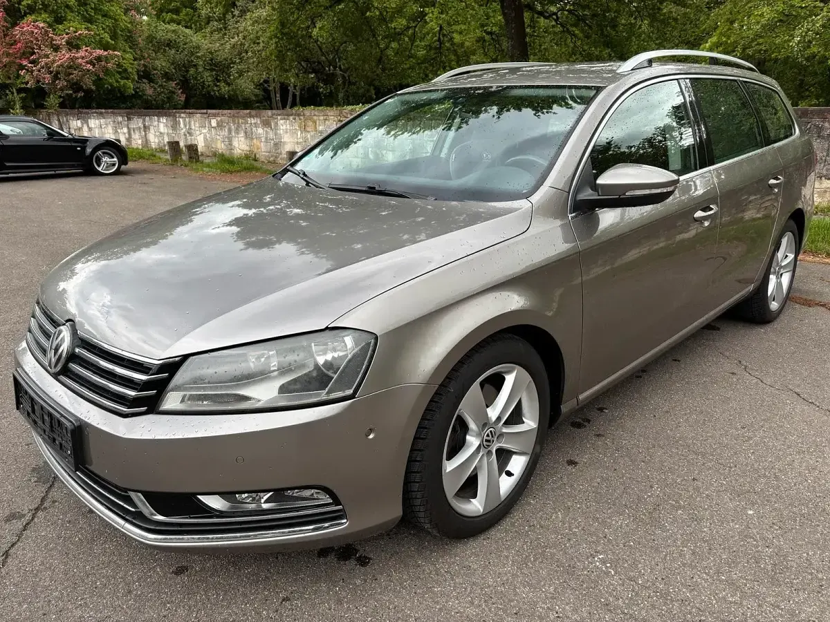Gebraucht VW Passat Highline 211 PS (155 kW) 2012 Gold Kombi