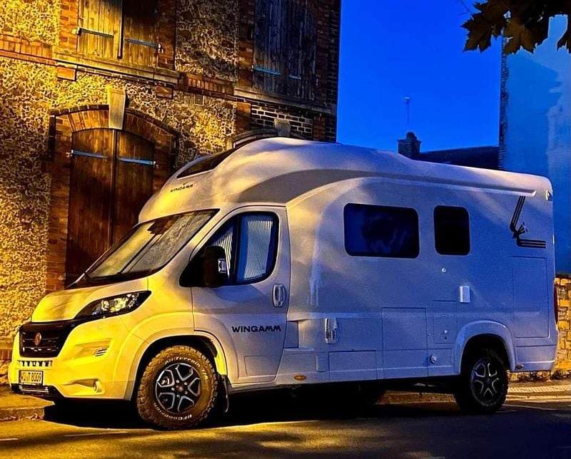 Weiß Gebraucht 2022 Fiat Ducato Van | 109.900 € - Bild 1/4