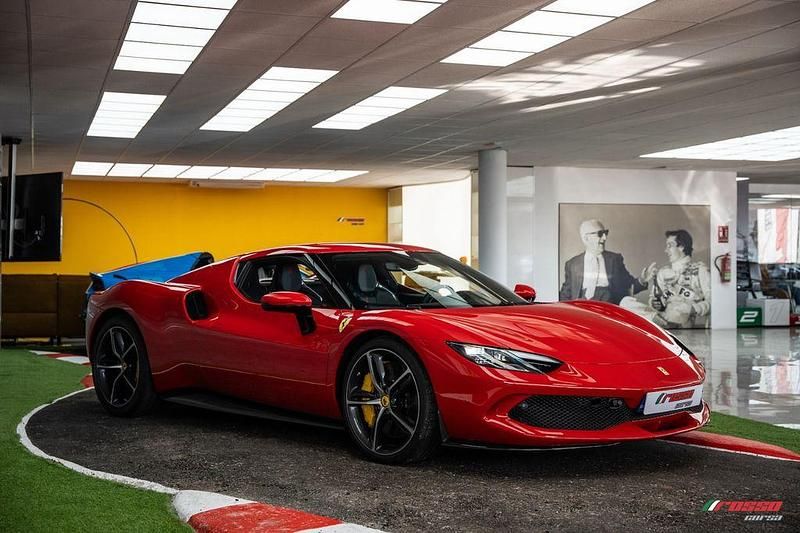 Gebraucht Ferrari 296 829 PS (609 kW) 2023 Rot