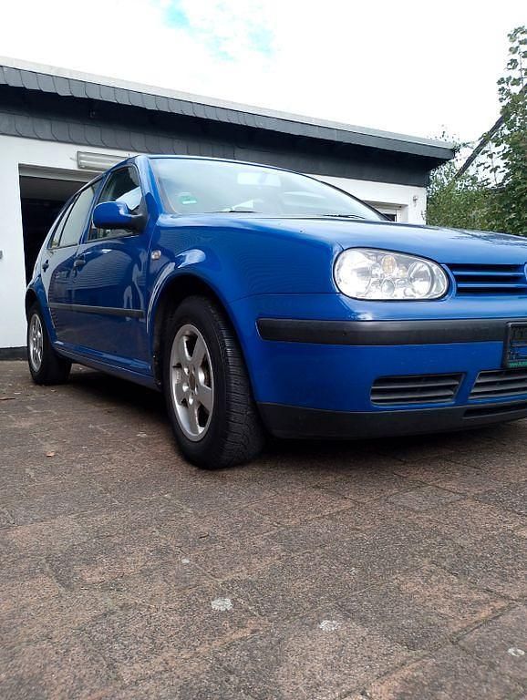 Blau Gebraucht 2001 VW Golf IV Conceptline Limousine | 2.895 € (Fairer Preis) - Bild 1/4