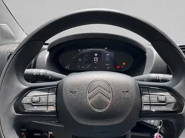 Gebraucht Citroën Jumper 140 PS (102 kW) 2024 Weiß Van / Kleinbus