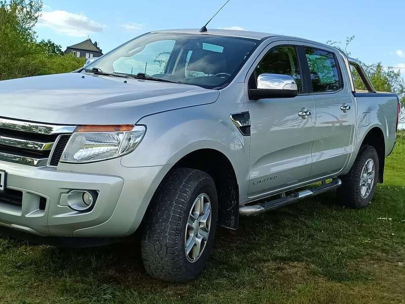 Silber Gebraucht 2014 Ford Ranger Limited Abholung | 15.370 € (Guter Preis) - Bild 1/4
