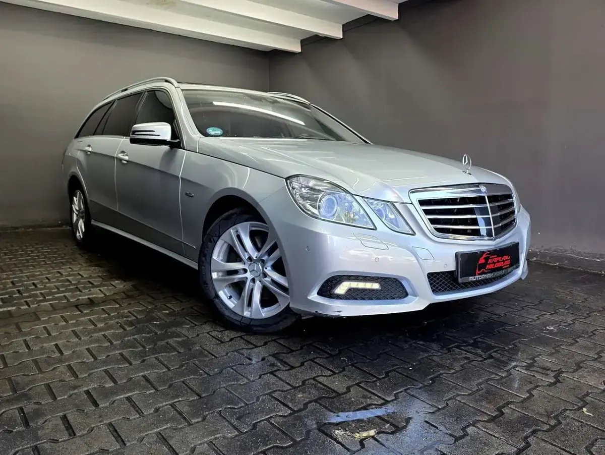 Gebraucht Mercedes E250 204 PS (150 kW) 2010 Silber Kombi