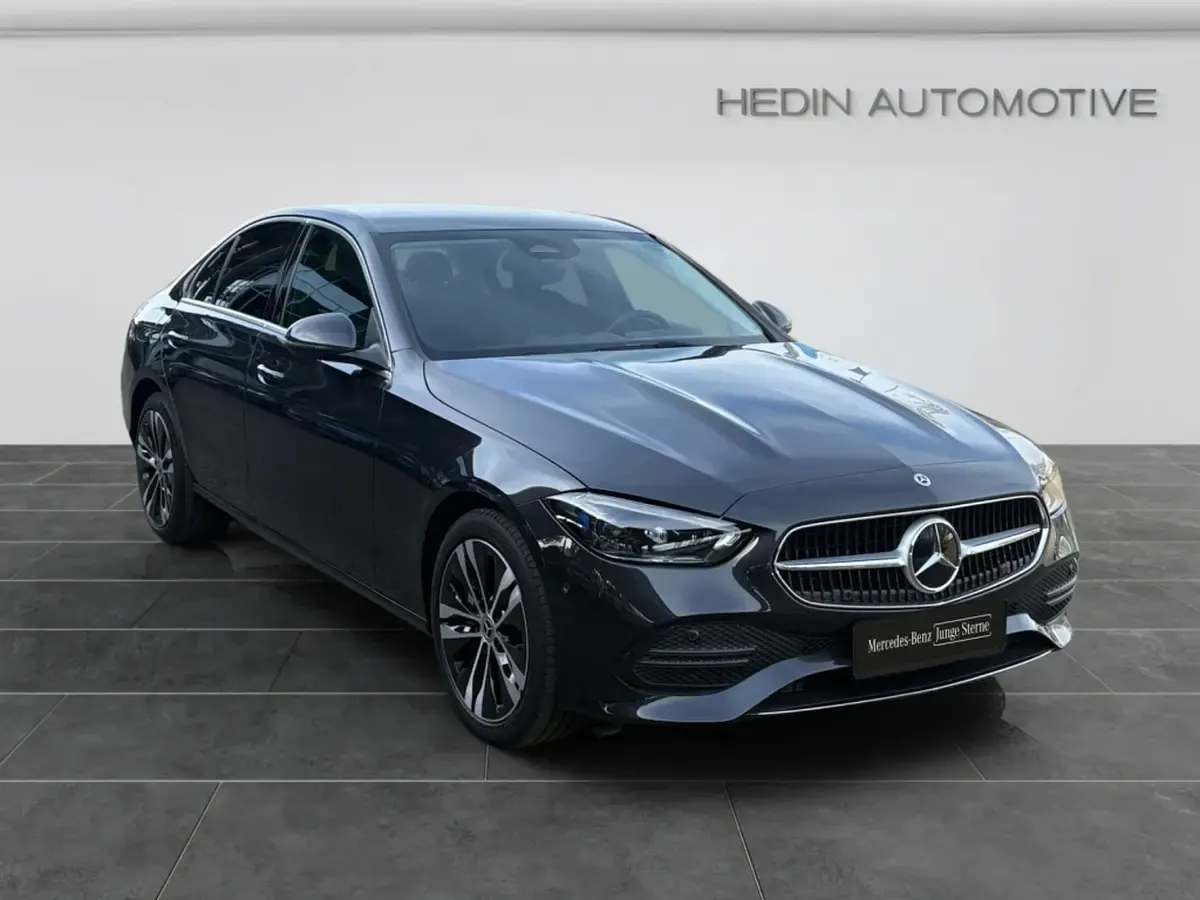Gebraucht Mercedes E400 Avantgarde 185 PS (136 kW) 2024 Szary Limousine