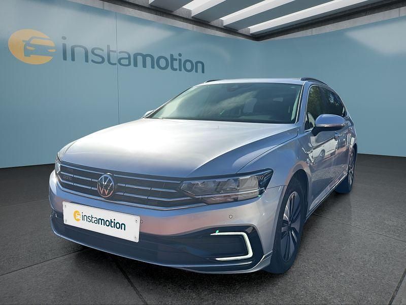 Silber Gebraucht 2022 VW Passat Kombi | 21.599 € (Fairer Preis) - Bild 1/4