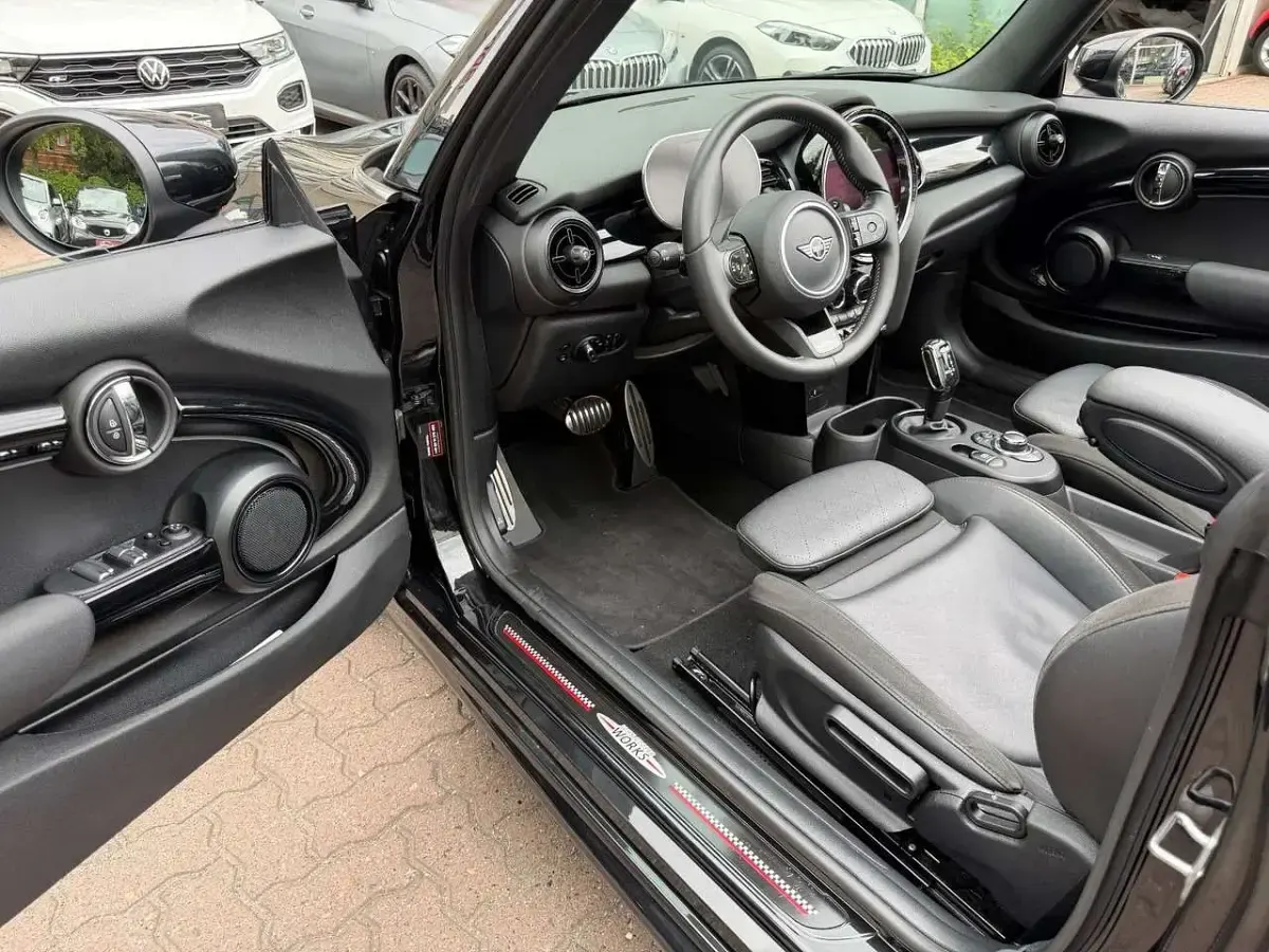 Gebraucht Mini John Cooper Works Cabriolet 231 PS (169 kW) 2023 Midnight black ii Cabrio