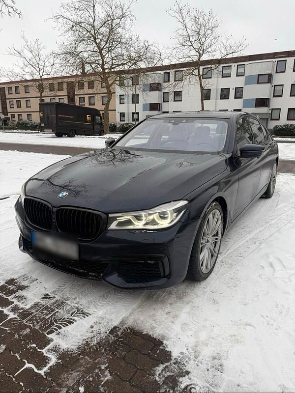Gebraucht BMW 750L 450 PS (330 kW) 2015 Blau Limousine