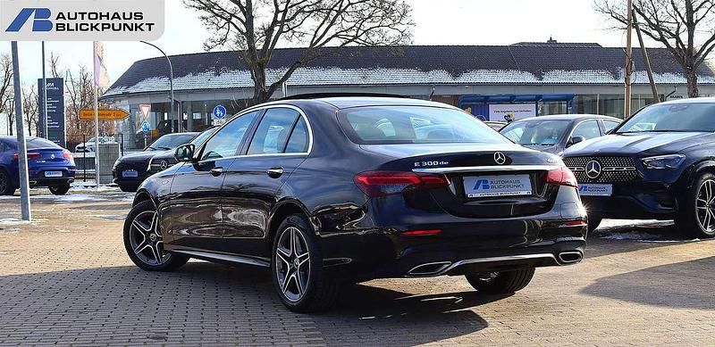 Gebraucht Mercedes E300 AMG 306 PS (225 kW) 2021 Obsidianschwarz (metallic) Limousine