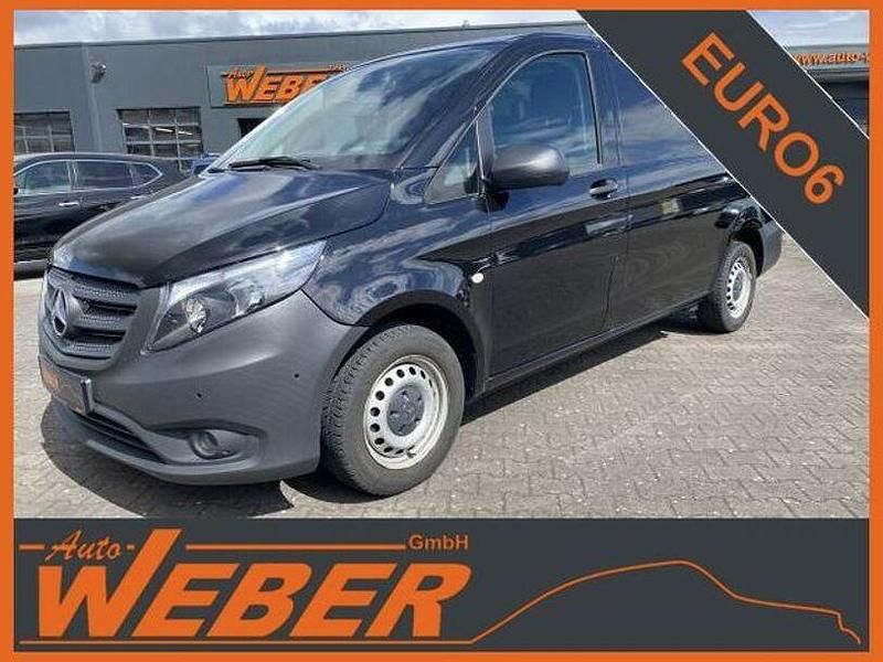 Obsidianschwarz metallic Gebraucht 2021 Mercedes Vito Van / Kleinbus | 18.980 € (Guter Preis) - Bild 1/4
