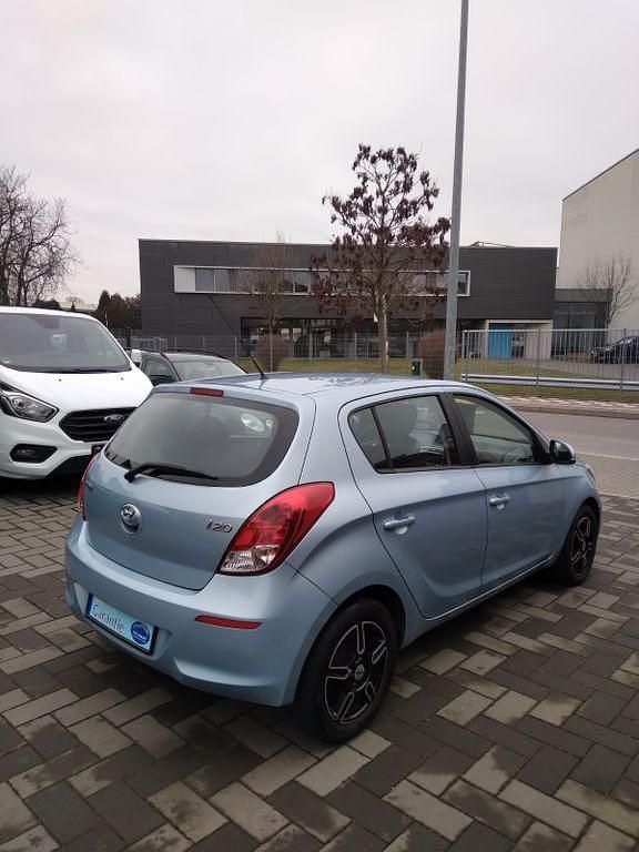 Gebraucht Hyundai i20 Style 86 PS (63 kW) 2013 Blau Kleinwagen
