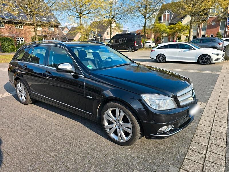 Gebraucht Mercedes C320 224 PS (164 kW) 2008 Schwarz Limousine
