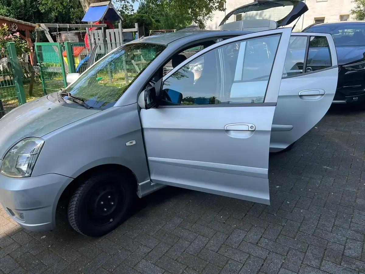 Gebraucht Kia Picanto 65 PS (47 kW) 2004 Silber Kleinwagen