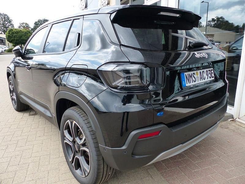 Gebraucht Jeep Avenger EV Summit 114 kW (156 PS) 2024 Solid black clear coat SUV