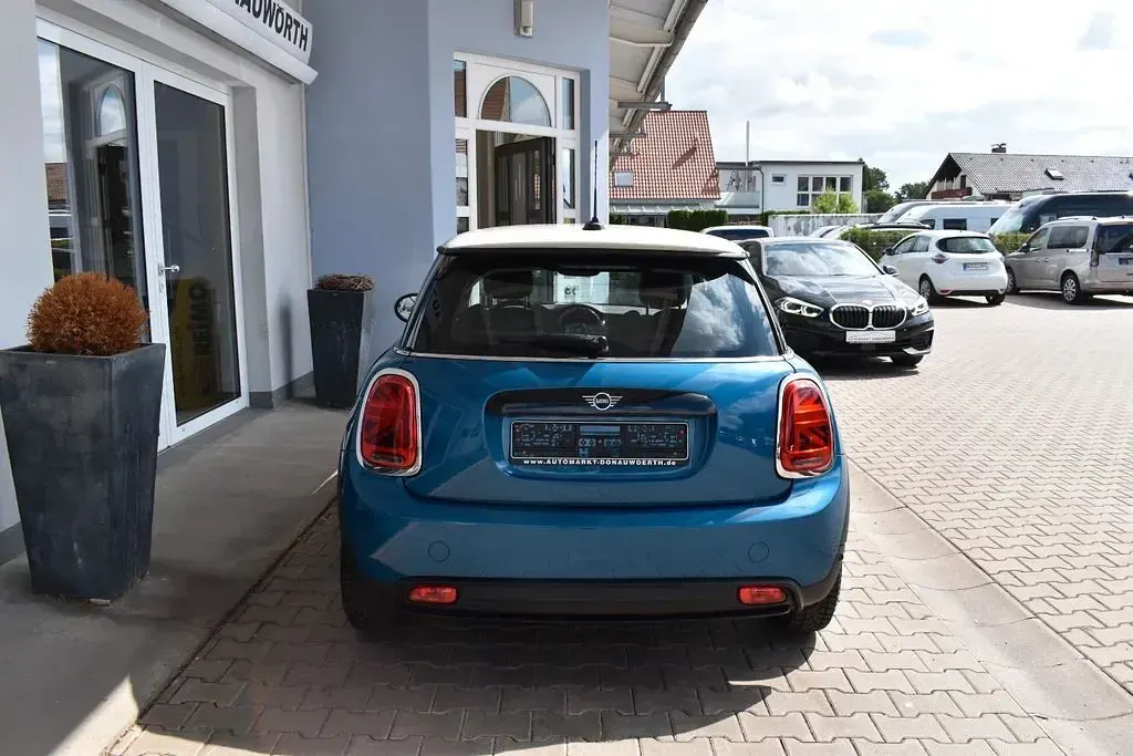 Gebraucht Mini Cooper SE Classic 135 kW (184 PS) 2022 Blau Kleinwagen