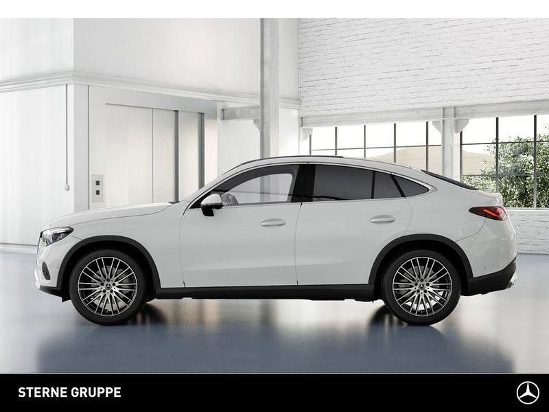 Gebraucht Mercedes GLC220 197 PS (144 kW) 2025 Unilack polarweiß Coupé