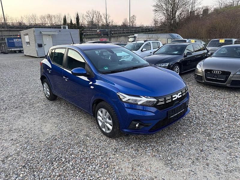Gebraucht Dacia Sandero Expression 91 PS (66 kW) 2024 Blau Limousine