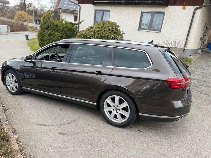 Gebraucht VW Passat Highline 239 PS (175 kW) 2016 Schwarz Kombi