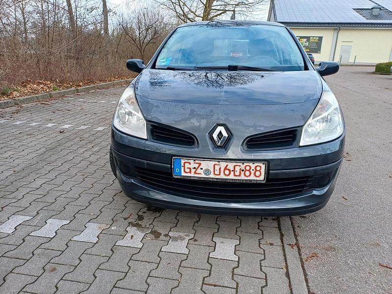 Gebraucht Renault Clio II 75 PS (55 kW) 2008 Grau Kleinwagen