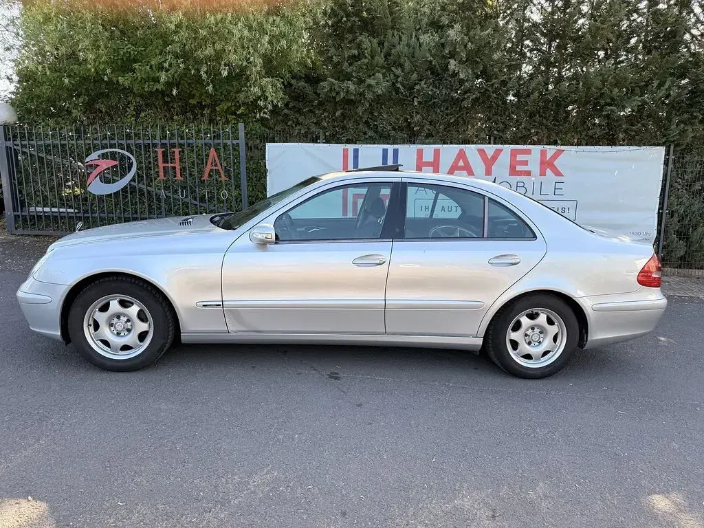 Gebraucht Mercedes E220 150 PS (110 kW) 2005 Silber Limousine