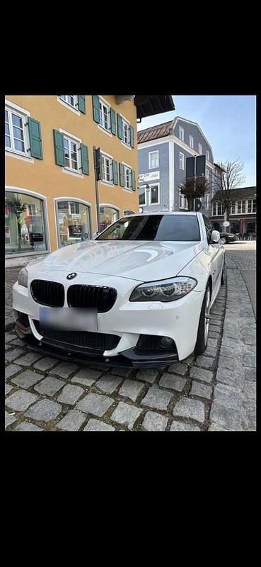 Gebraucht BMW 550 407 PS (299 kW) 2011 Weiß Limousine