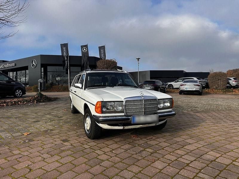 Gebraucht Mercedes 300 88 PS (64 kW) 1984 Weiß Kombi
