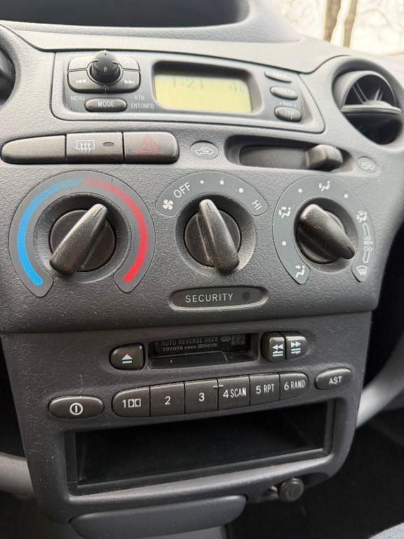 Gebraucht Toyota Yaris 68 PS (50 kW) 2002 Rot Kleinwagen