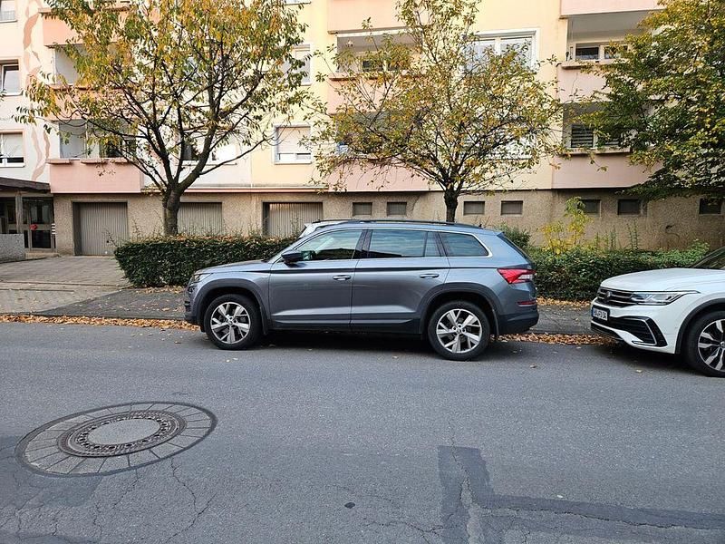 Grau Gebraucht 2019 Skoda Kodiaq Soleil SUV | 26.000 € (Guter Preis) - Bild 1/4