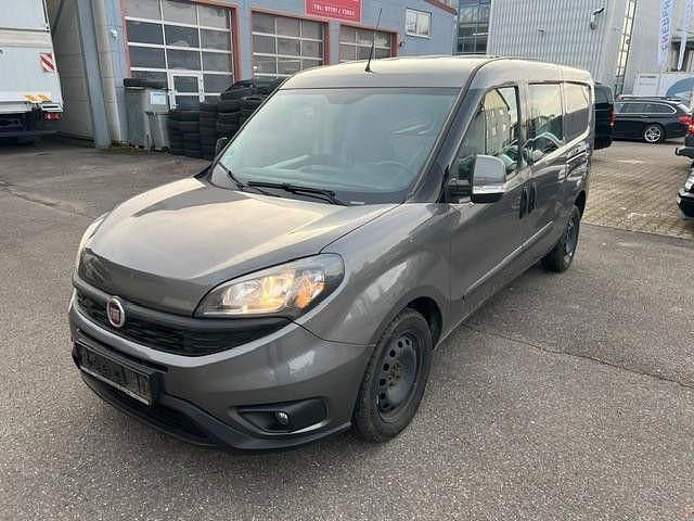 Grau Gebraucht 2018 Fiat Doblò Van / Kleinbus | 9.550 € (Superpreis) - Bild 1/4