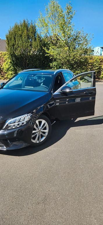 Gebraucht Mercedes C180 Avantgarde 156 PS (114 kW) 2018 Schwarz Limousine
