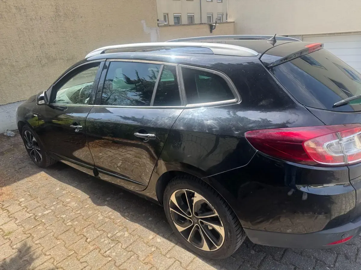 Gebraucht Renault Mégane GrandTour Bose Edition 131 PS (96 kW) 2016 Schwarz Kombi