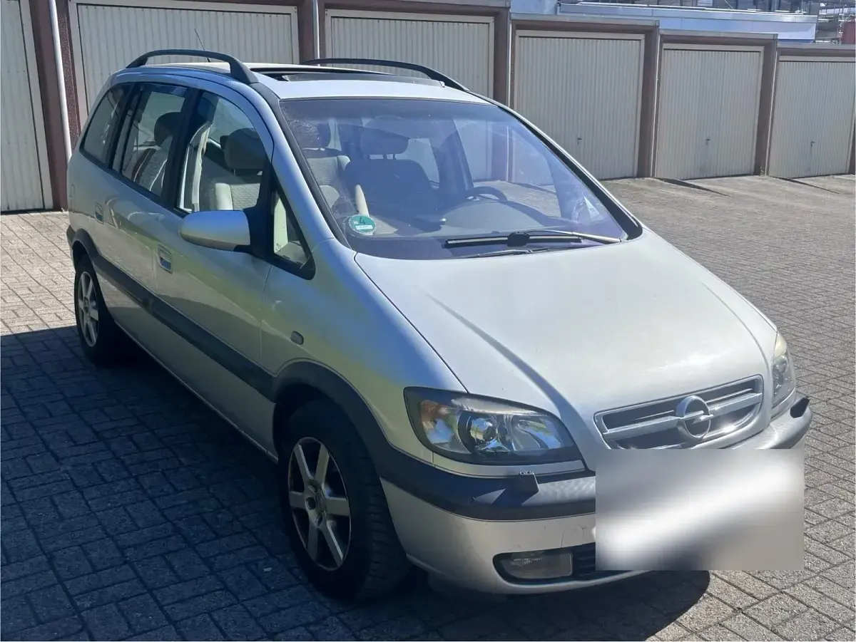 Second-hand Opel Zafira 125 CP (91 kW) 2003 Argintiu Monovolum