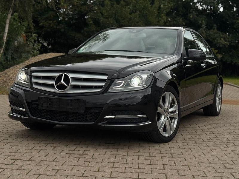 Schwarz Gebraucht 2013 Mercedes C220 Avantgarde Limousine | 15.250 € (Etwas zu teuer) - Bild 1/4