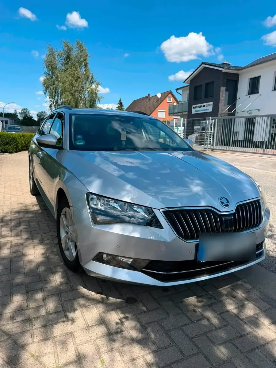 Gebraucht Skoda Superb 120 PS (88 kW) 2017 Silber Kombi