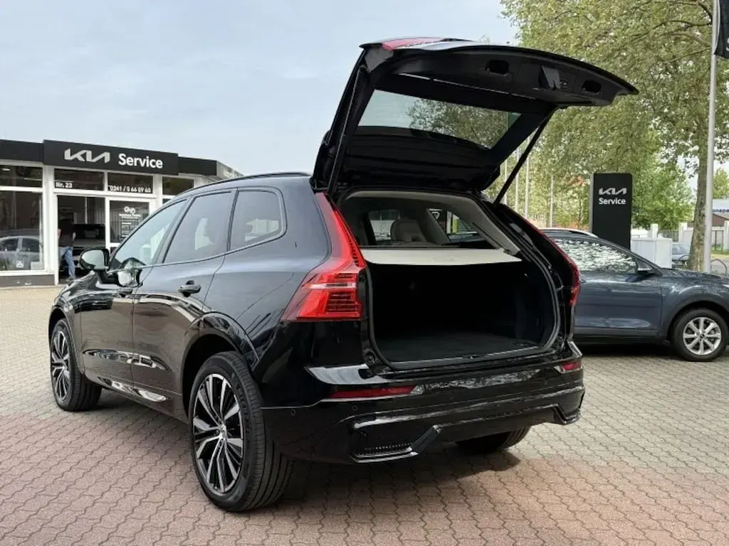 Używany Volvo XC60 Plus 197 KM (144 kW) 2023 Czarny SUV