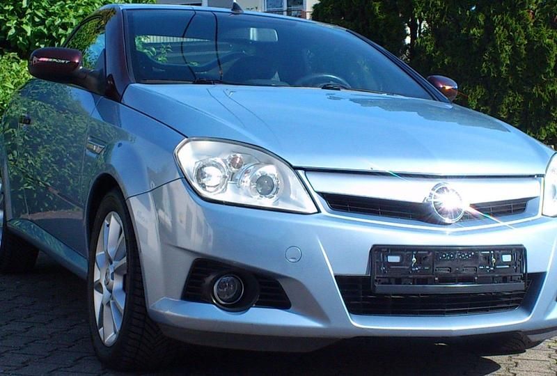 Blau Gebraucht 2007 Opel Tigra Cabrio | 2.950 € (Etwas zu teuer) - Bild 1/4