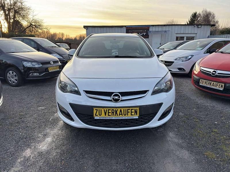 Gebraucht Opel Astra Selection 116 PS (85 kW) 2015 Weiß Kombi