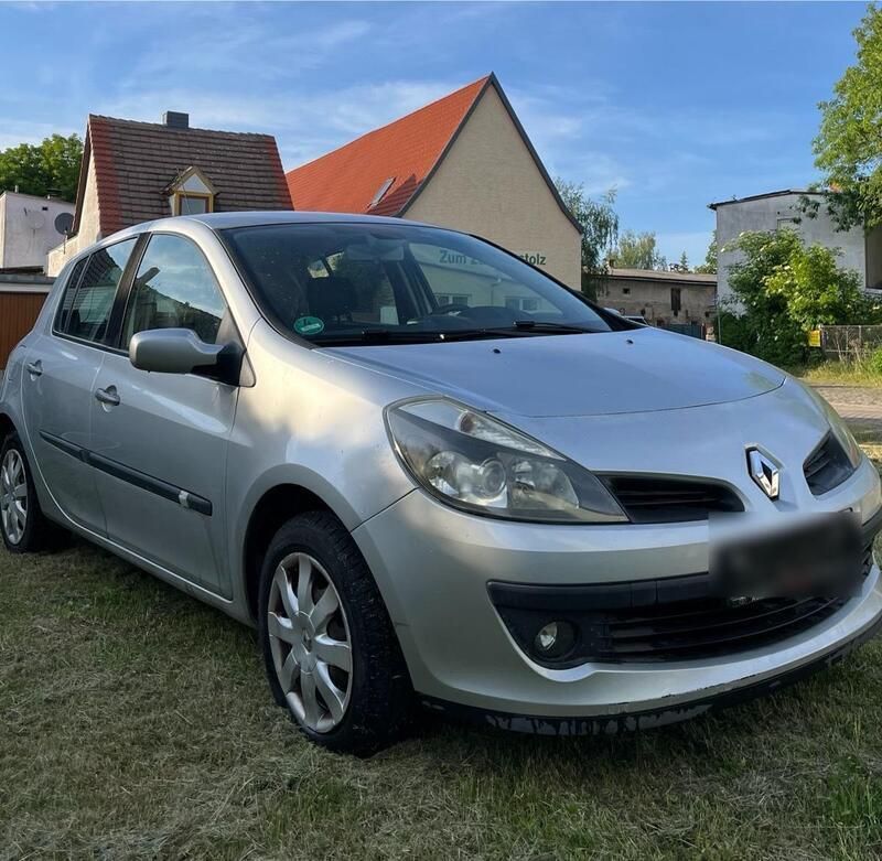 Silber Gebraucht 2006 Renault Clio II Limousine | 1.500 € (Guter Preis) - Bild 1/4