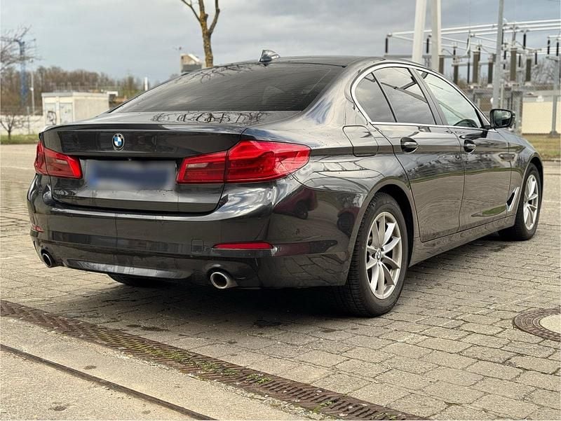 Gebraucht BMW 520 190 PS (139 kW) 2018 Grau Limousine