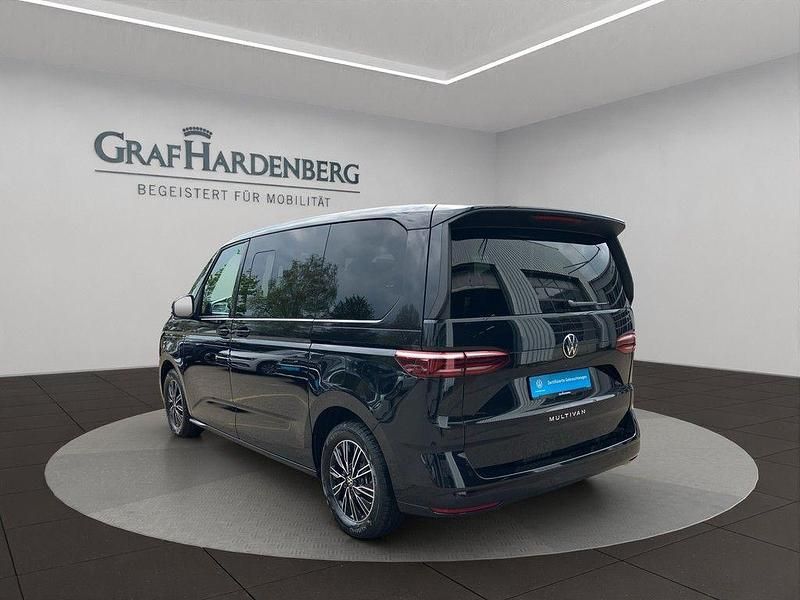Gebraucht VW Multivan Life 204 PS (150 kW) 2025 Deep black perleffekt Van / Kleinbus