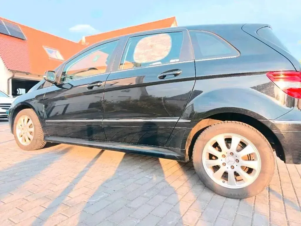 Gebraucht Mercedes B200 136 PS (100 kW) 2009 Schwarz Van / Kleinbus
