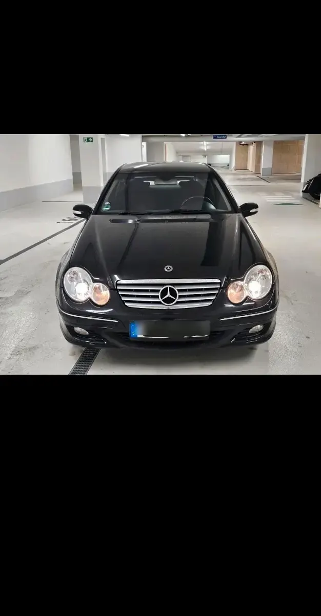 Gebraucht Mercedes C180 146 PS (107 kW) 2004 Schwarz Coupé