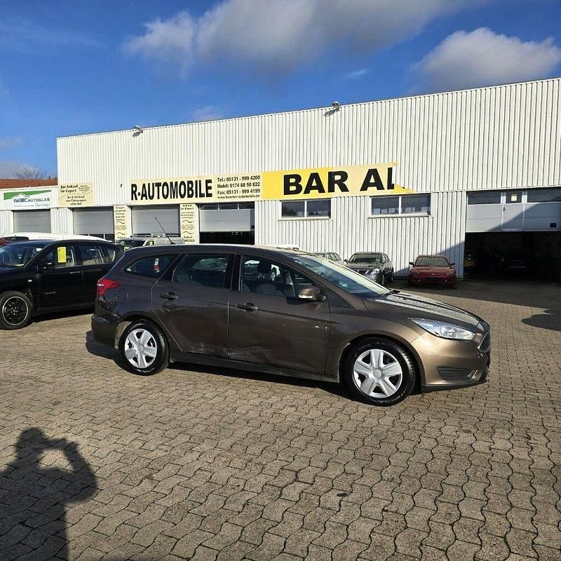 Gebraucht Ford Focus 101 PS (74 kW) 2017 Braun Kombi