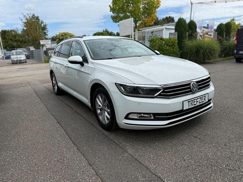 Weiß Gebraucht 2015 VW Passat Comfortline Kombi | 14.500 € (Fairer Preis) - Bild 1/4