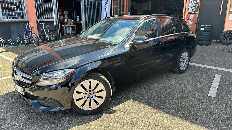 Schwarz Gebraucht 2017 Mercedes C220 Kombi | 14.800 € (Guter Preis) - Bild 1/4